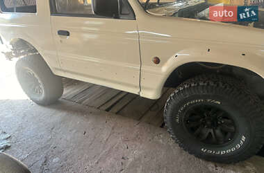 Позашляховик / Кросовер Mitsubishi Pajero 1993 в 