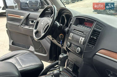 Внедорожник / Кроссовер Mitsubishi Pajero 2008 в 