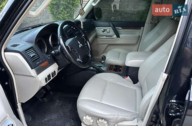 Внедорожник / Кроссовер Mitsubishi Pajero 2007 в 