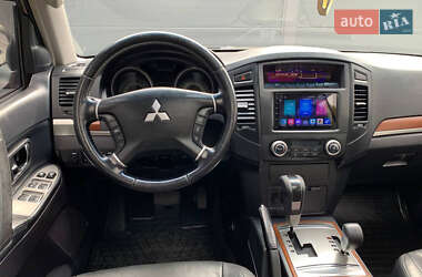 Внедорожник / Кроссовер Mitsubishi Pajero 2008 в 