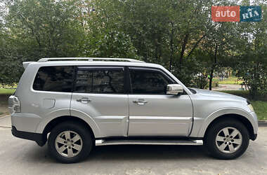 Внедорожник / Кроссовер Mitsubishi Pajero 2007 в Харькове