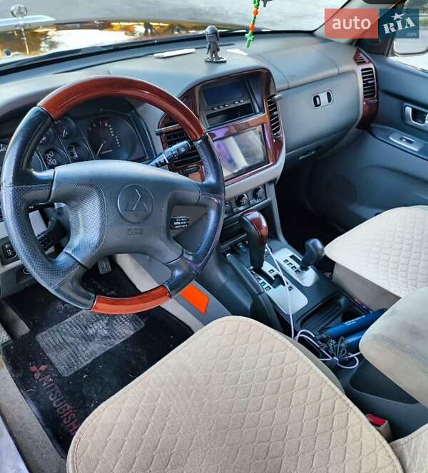 Внедорожник / Кроссовер Mitsubishi Pajero 2003 в Чернигове