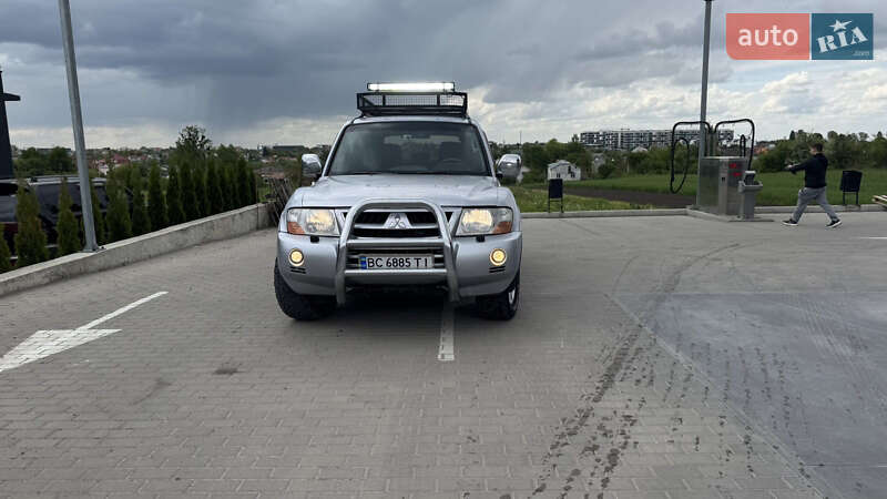 Внедорожник / Кроссовер Mitsubishi Pajero 2004 в 
