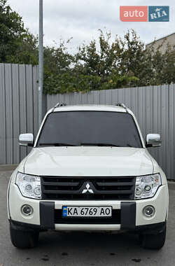 Внедорожник / Кроссовер Mitsubishi Pajero 2007 в 
