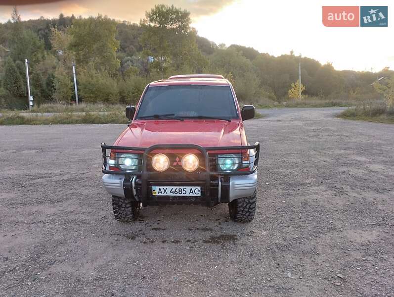 Внедорожник / Кроссовер Mitsubishi Pajero 1994 в 