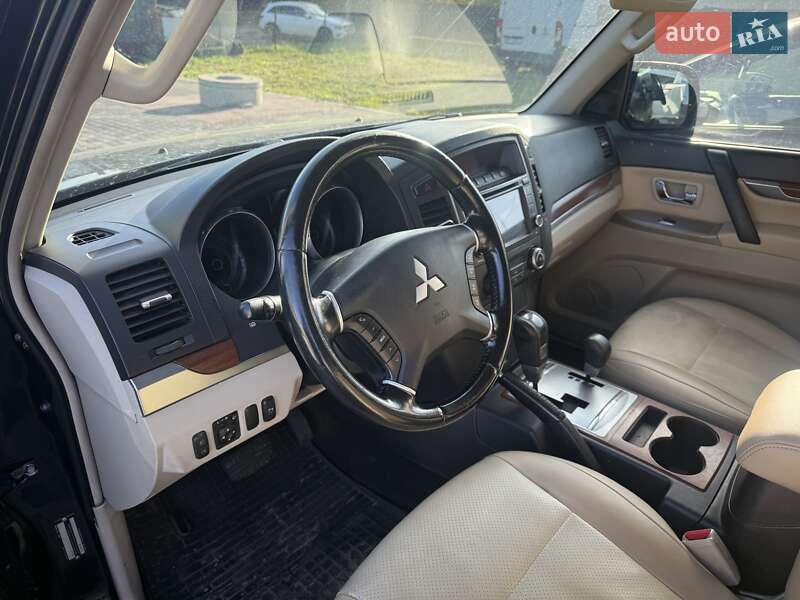 Внедорожник / Кроссовер Mitsubishi Pajero 2007 в Черновцах фото 14 Внедорожник / Кроссовер Mitsubishi Pajero 2007 в Черновцах