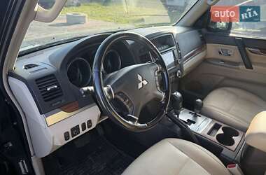 Внедорожник / Кроссовер Mitsubishi Pajero 2007 в 