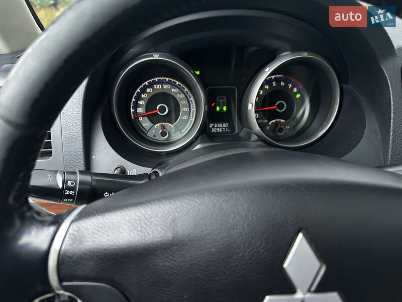 Внедорожник / Кроссовер Mitsubishi Pajero 2008 в Киеве