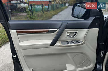 Внедорожник / Кроссовер Mitsubishi Pajero 2008 в 