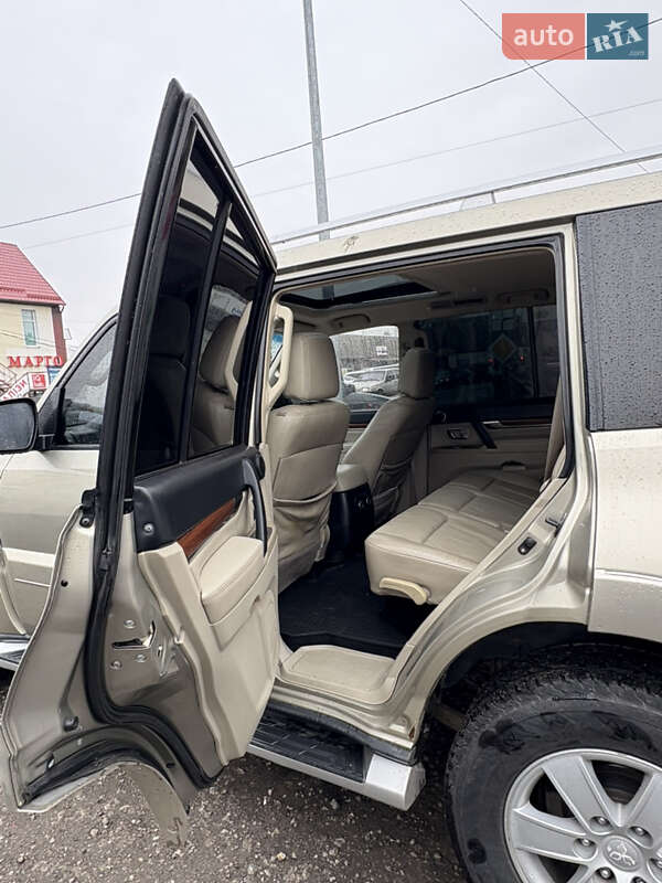 Внедорожник / Кроссовер Mitsubishi Pajero 2008 в Петропавловке