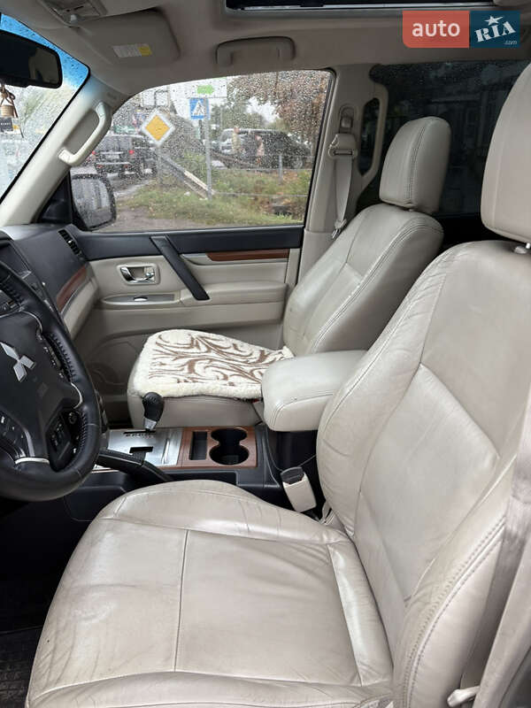 Внедорожник / Кроссовер Mitsubishi Pajero 2008 в Петропавловке