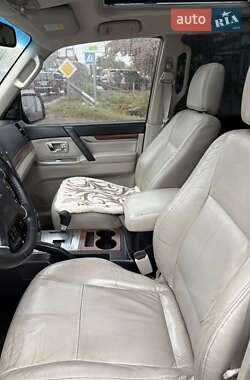 Внедорожник / Кроссовер Mitsubishi Pajero 2008 в 