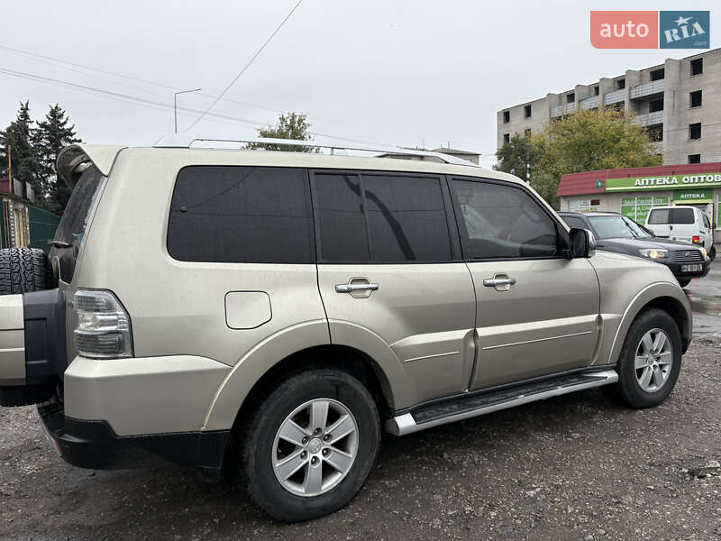 Внедорожник / Кроссовер Mitsubishi Pajero 2008 в Петропавловке