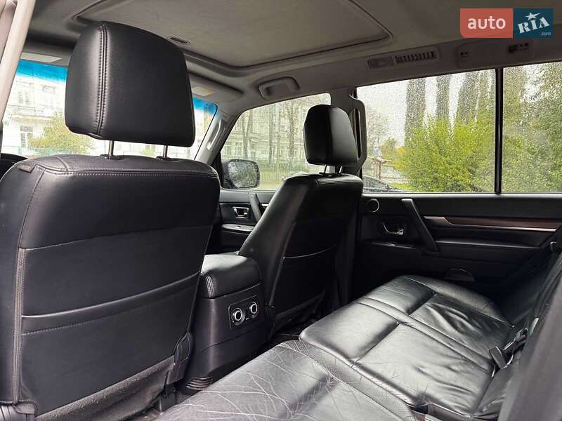 Внедорожник / Кроссовер Mitsubishi Pajero 2008 в Киеве