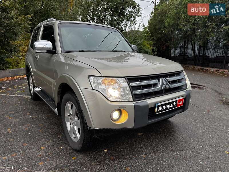 Внедорожник / Кроссовер Mitsubishi Pajero 2007 в Киеве