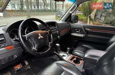 Внедорожник / Кроссовер Mitsubishi Pajero 2007 в 