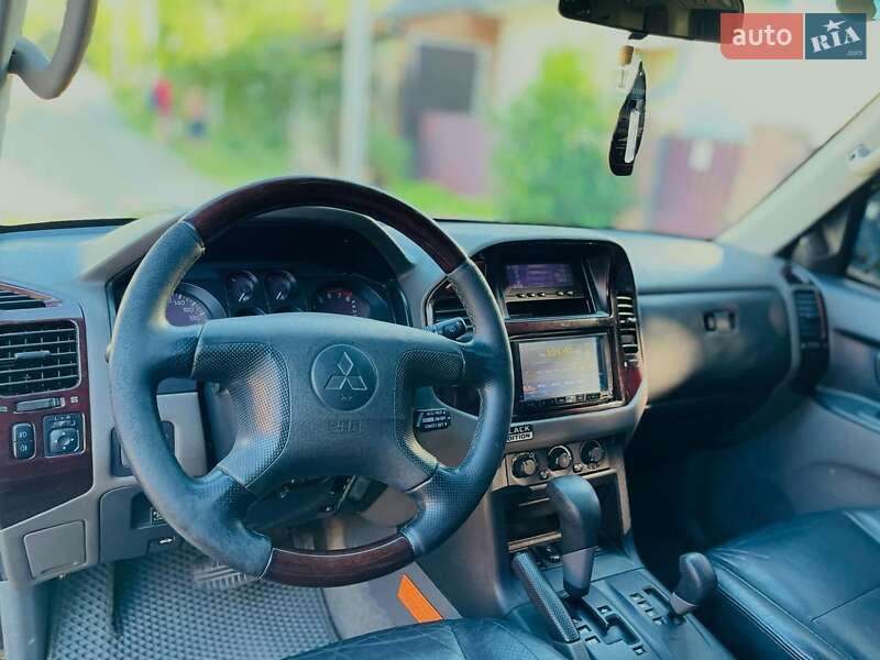Внедорожник / Кроссовер Mitsubishi Pajero 2001 в Вижнице