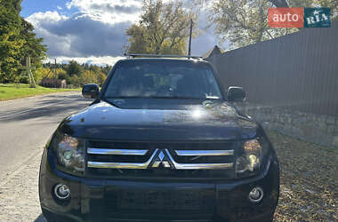 Позашляховик / Кросовер Mitsubishi Pajero 2007 в  фото 10 Позашляховик / Кросовер Mitsubishi Pajero 2007 в