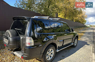 Позашляховик / Кросовер Mitsubishi Pajero 2007 в  фото 4 Позашляховик / Кросовер Mitsubishi Pajero 2007 в