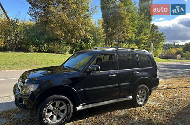 Позашляховик / Кросовер Mitsubishi Pajero 2007 в  фото 8 Позашляховик / Кросовер Mitsubishi Pajero 2007 в