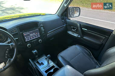 Позашляховик / Кросовер Mitsubishi Pajero 2007 в  фото 17 Позашляховик / Кросовер Mitsubishi Pajero 2007 в
