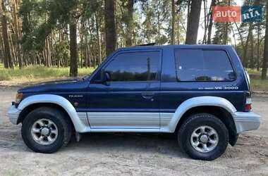 Внедорожник / Кроссовер Mitsubishi Pajero 1997 в 