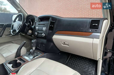 Внедорожник / Кроссовер Mitsubishi Pajero 2007 в 
