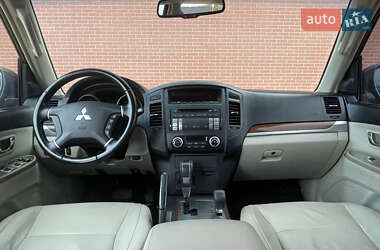 Внедорожник / Кроссовер Mitsubishi Pajero 2007 в 