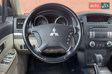 Внедорожник / Кроссовер Mitsubishi Pajero 2007 в 