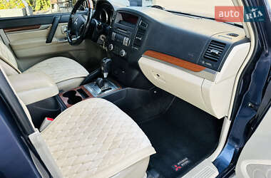 Внедорожник / Кроссовер Mitsubishi Pajero 2008 в 