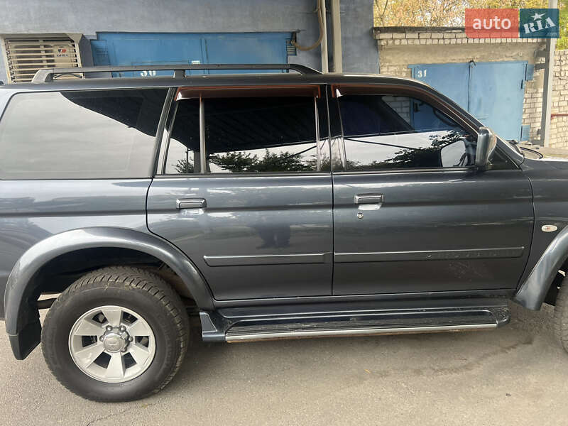 Позашляховик / Кросовер Mitsubishi Pajero 2006 в Дніпрі