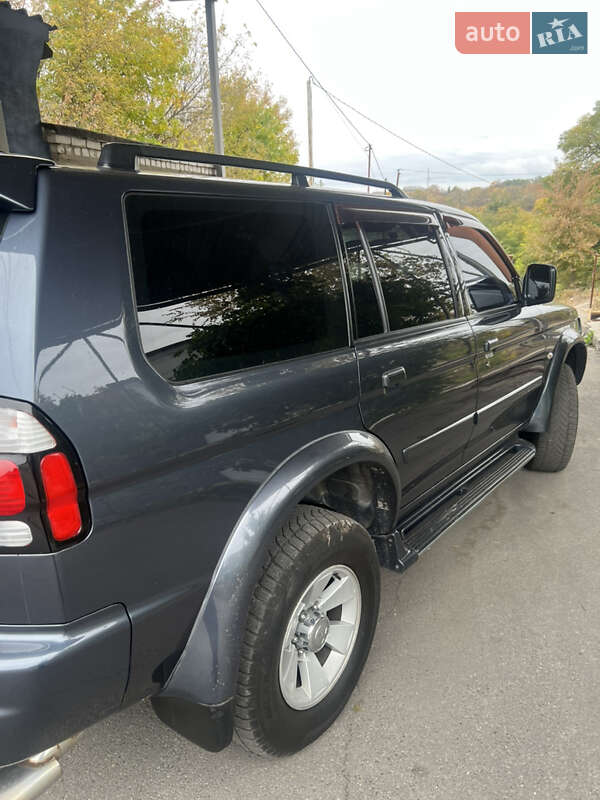 Позашляховик / Кросовер Mitsubishi Pajero 2006 в Дніпрі