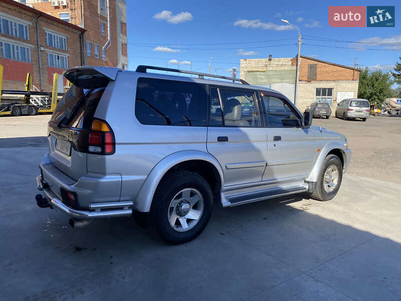 Внедорожник / Кроссовер Mitsubishi Pajero 2002 в Сумах