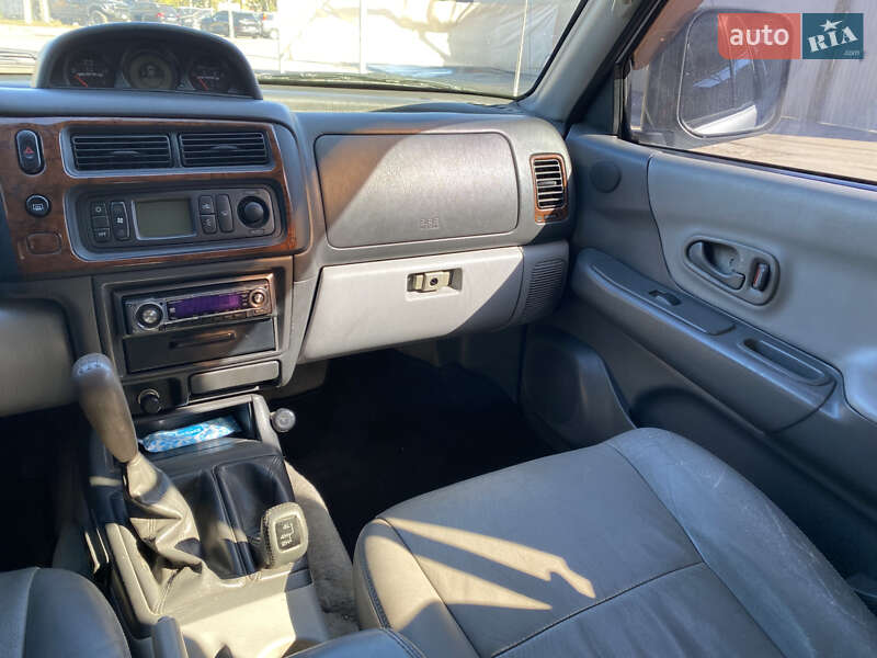 Внедорожник / Кроссовер Mitsubishi Pajero 2002 в Сумах