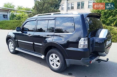 Позашляховик / Кросовер Mitsubishi Pajero 2007 в  фото 3 Позашляховик / Кросовер Mitsubishi Pajero 2007 в