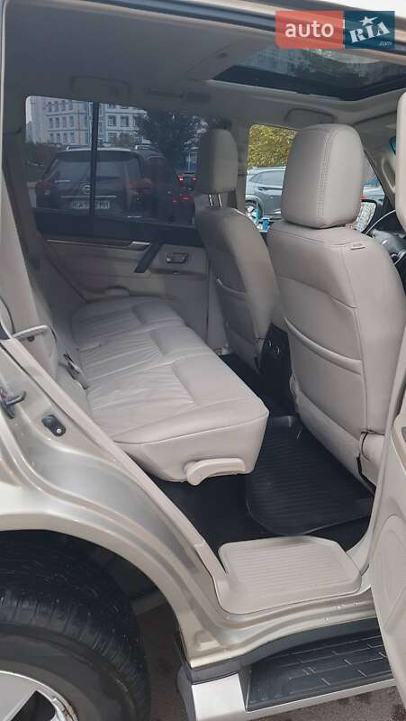 Внедорожник / Кроссовер Mitsubishi Pajero 2008 в Киеве фото 13 Внедорожник / Кроссовер Mitsubishi Pajero 2008 в Киеве