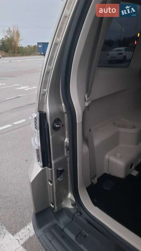 Внедорожник / Кроссовер Mitsubishi Pajero 2008 в Киеве фото 17 Внедорожник / Кроссовер Mitsubishi Pajero 2008 в Киеве
