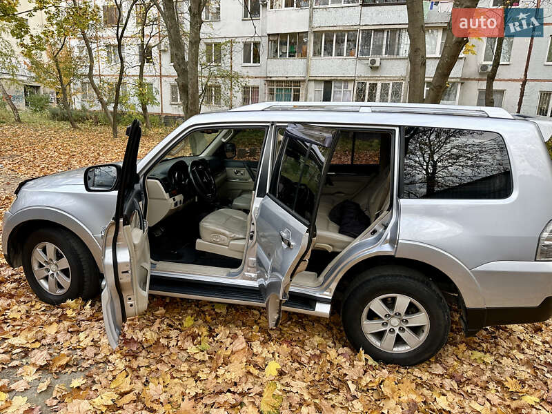 Позашляховик / Кросовер Mitsubishi Pajero 2007 в Харкові фото 4 Позашляховик / Кросовер Mitsubishi Pajero 2007 в Харкові