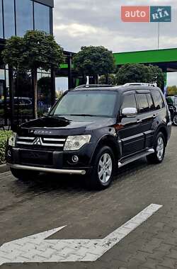 Внедорожник / Кроссовер Mitsubishi Pajero 2009 в 