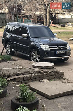 Позашляховик / Кросовер Mitsubishi Pajero 2008 в Кривому Розі