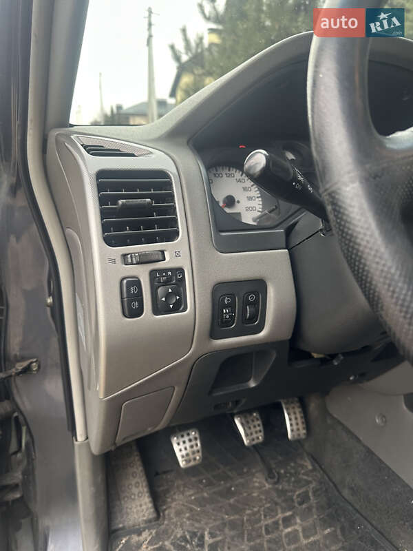 Позашляховик / Кросовер Mitsubishi Pajero 2005 в Києві фото 7 Позашляховик / Кросовер Mitsubishi Pajero 2005 в Києві