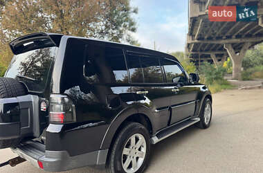 Позашляховик / Кросовер Mitsubishi Pajero 2008 в  фото 10 Позашляховик / Кросовер Mitsubishi Pajero 2008 в