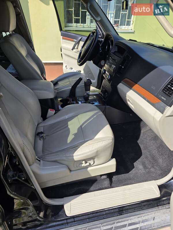 Внедорожник / Кроссовер Mitsubishi Pajero 2008 в Киеве фото 6 Внедорожник / Кроссовер Mitsubishi Pajero 2008 в Киеве