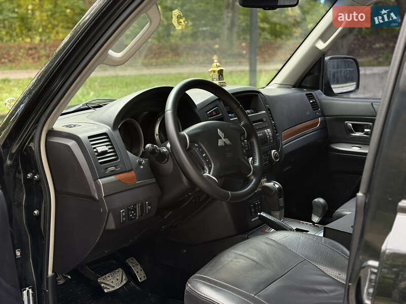 Внедорожник / Кроссовер Mitsubishi Pajero 2008 в Тернополе фото 20 Внедорожник / Кроссовер Mitsubishi Pajero 2008 в Тернополе