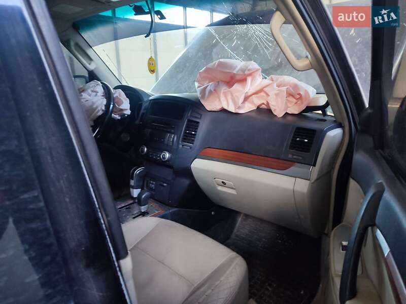 Внедорожник / Кроссовер Mitsubishi Pajero 2007 в Каменском фото 8 Внедорожник / Кроссовер Mitsubishi Pajero 2007 в Каменском