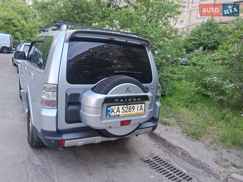 Внедорожник / Кроссовер Mitsubishi Pajero 2008 в Киеве фото 6 Внедорожник / Кроссовер Mitsubishi Pajero 2008 в Киеве