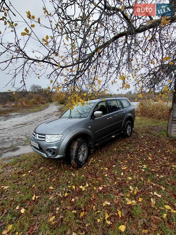 Позашляховик / Кросовер Mitsubishi Pajero 2013 в Харкові фото 6 Позашляховик / Кросовер Mitsubishi Pajero 2013 в Харкові