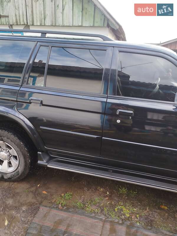 Внедорожник / Кроссовер Mitsubishi Pajero 2008 в Овруче