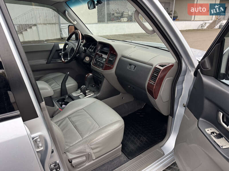 Внедорожник / Кроссовер Mitsubishi Pajero 2007 в Мукачево