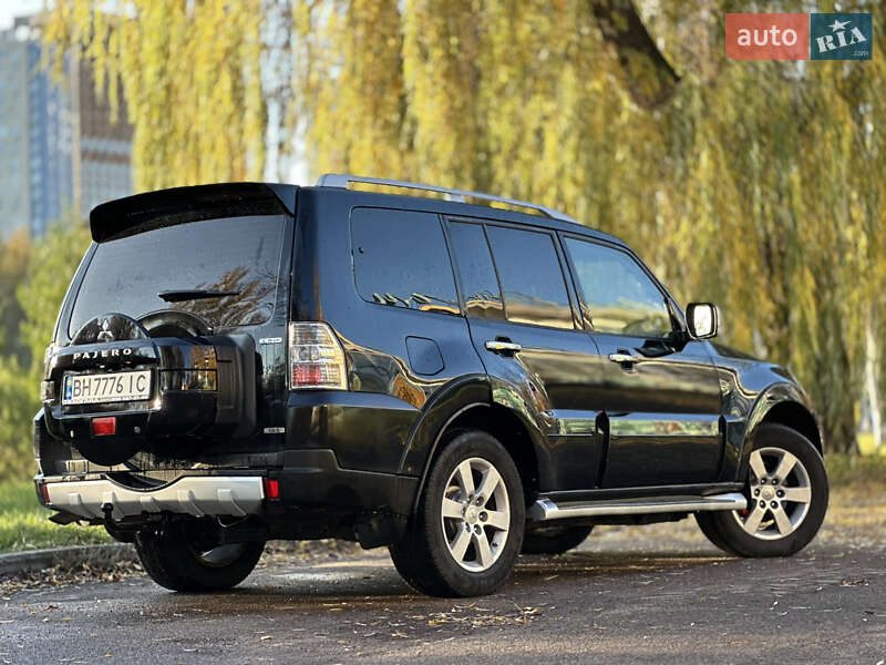 Внедорожник / Кроссовер Mitsubishi Pajero 2007 в Киеве